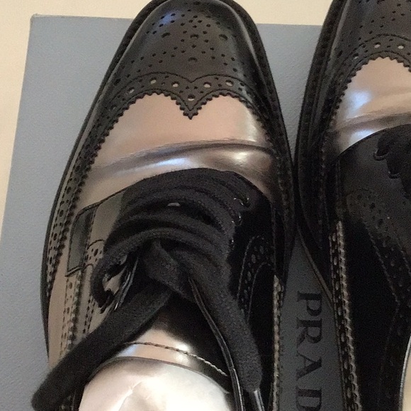 Authentic Prada women’s Oxford sneaker - Picture 3 of 13